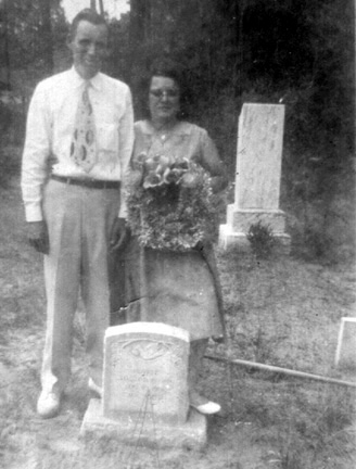 Lucile Dew Avant (1901-1931) gravestone - Margaret Ruth Avant Dyson - William Lorenzo Avant - Photo 