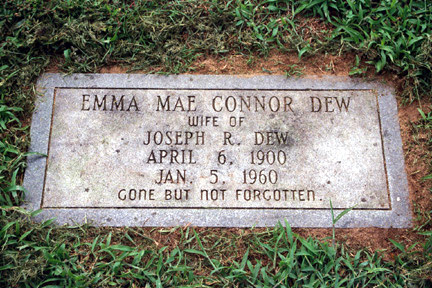 Emma Mae Connor Dew (1898-1960) footstone.<br>Source: Allen Dew, Creedmoor, North Carolina