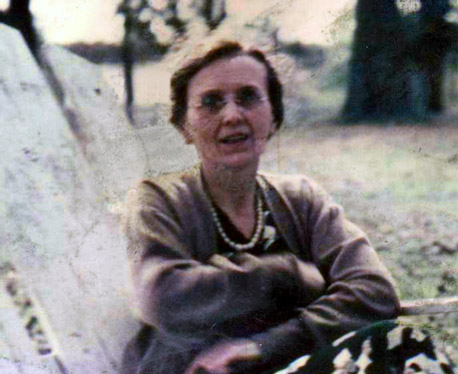 Linnie Caledonia Dew (2 Feb 1890 - 5 Aug 1955). Daughter of Sidney Adolphus Dew and Eugenia Caledoni