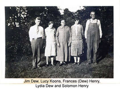 Frances Dew Henry (b.1857), James Dew (b.1874), Lucy Dew Koons (b.1876), Lydia Dew (b.1877) and Solo