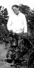Nettie Mary Beavers Dew Hunter (24 Mar 1873 - 8 Jan 1959) born in Bibb Co. AL; died in Ft. Smith AR;