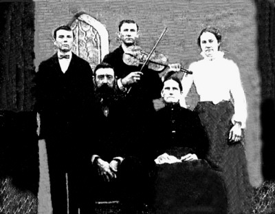 John Amander Koonce (1850-1936) and wife Nancy Hilton Cantaberry Koonce (1858-1908). Back row: Aliso