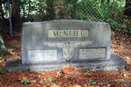 Winnie Dew McNeill (1900-1946) - Fred O. McNeill (1888-1961) - gravestone.<br>Source: Allen Dew, Cre