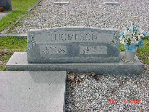 Gravestone of Jessie Mae Arnold Thompson (1917-200?) and Henry J. Thompson (1913-1992). Both are bur
