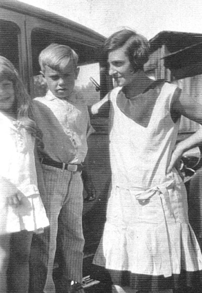 Keith Dale Wann (25 Jun 1922 - MIA), his older sister Lola Ramona Wann Ingram (1 Sep 1907 - 11 Dec 2